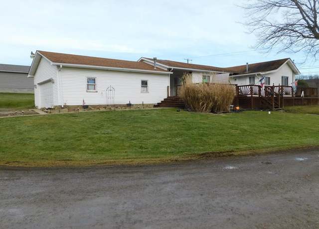 Property at 4711 Veterans Blvd, New Cumberland, WV 26047, 2 beds, 1.5 baths