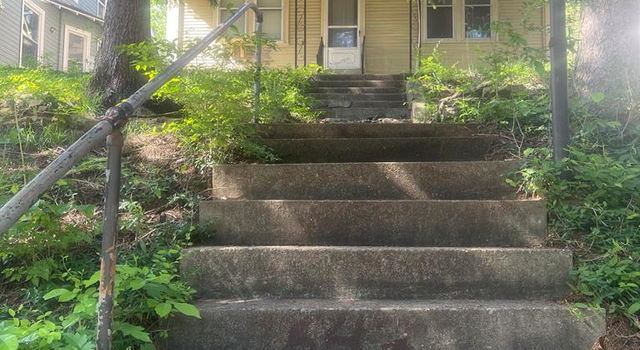Photo of 643 Glenhite Ave, Wheeling, WV 26003