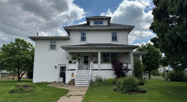 Photo of 527 Martin Ave, New Martinsville, WV 26155