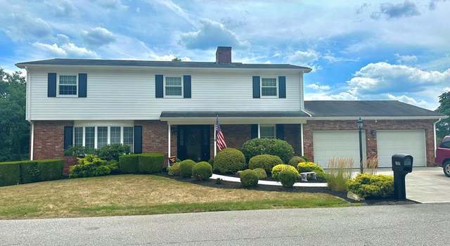 Photo of 260 Oakmont Rd, Wheeling, WV 26003