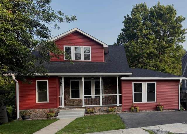 Property at 113 Queen St, Beckley, WV 25801, 4 beds, 3 baths