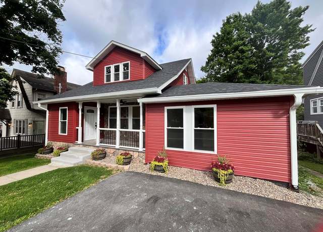 Property at 113 Queen St, Beckley, WV 25801, 4 beds, 3 baths