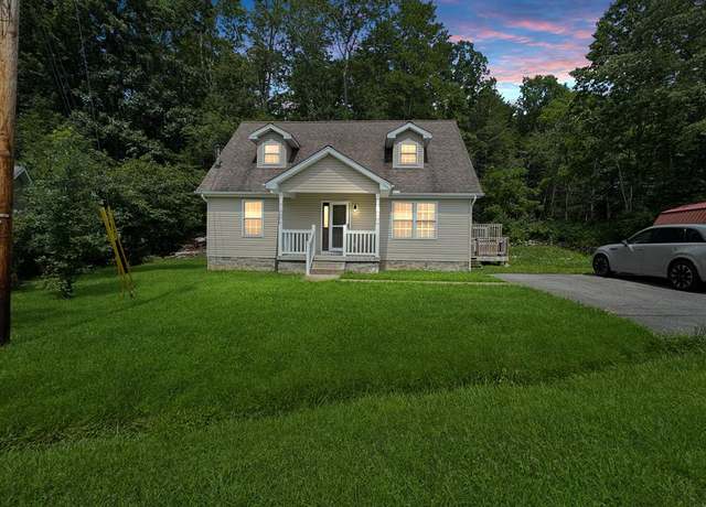 Property at 122 Hickory Ave, Daniels, WV 25832, 3 beds, 2.5 baths