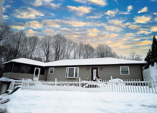 Property at 285 Mount Tabor Rd, Beckley, WV 25801, 3 beds, 2 baths