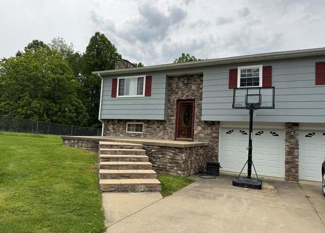 Property at 290 Parker St, Coal City, WV 25823, 3 beds, 2 baths