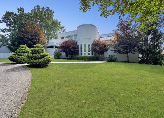 Property at 202 East Bunting Ln, Beckley, WV 25801, 5 beds, 4.5 baths