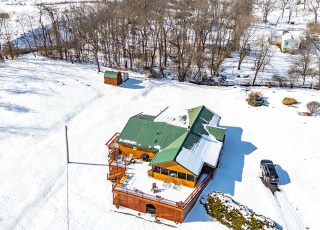 Property at 168 Elm Ln, Lewisburg, WV 24901, 3 beds, 4 baths