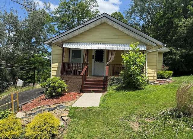 Property at 115 Green St, Bluefield, WV 24701, 2 beds, 1 bath