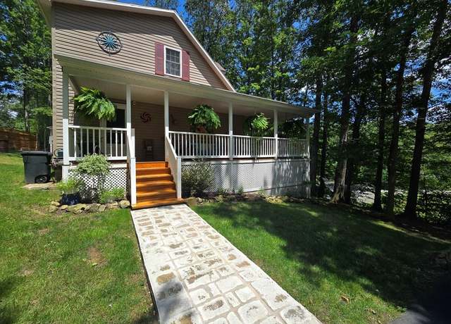 Property at 200 Adam St, Shady Spring, WV 25918, 3 beds, 2.5 baths