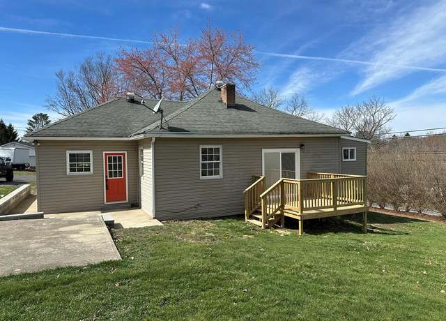 Property at 317 Prosperity Rd, Beckley, WV 25801, 3 beds, 2 baths
