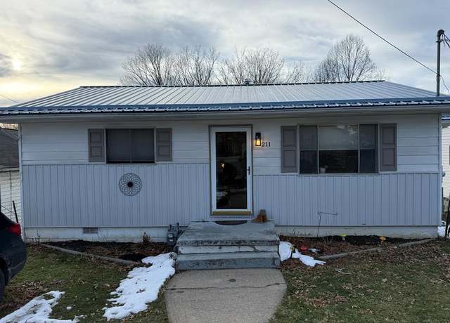 Property at 211 Mckinley St, Crab Orchard, WV 25827, 2 beds, 1 bath