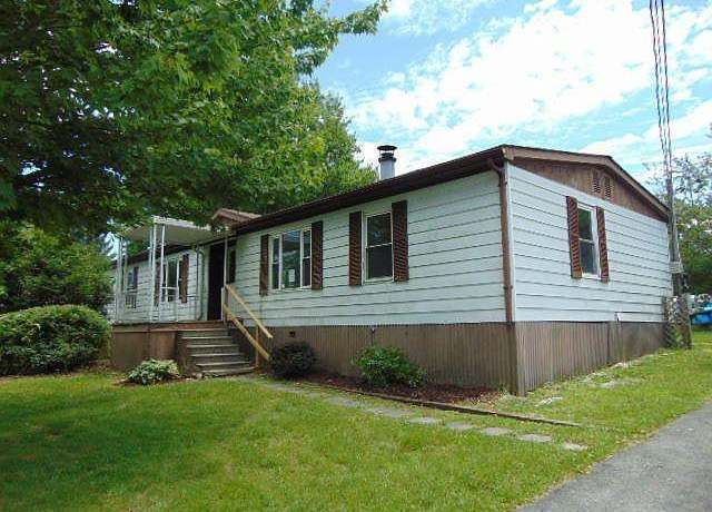 Property at 104 2nd St, Shady Spring, WV 25918, 3 beds, 1.5 baths