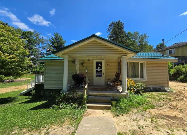 Property at 188 Apple St, Crab Orchard, WV 25827, 2 beds, 1 bath