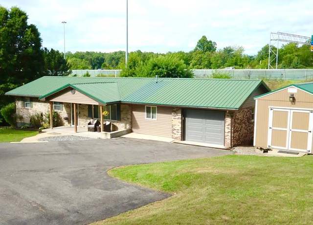 Property at 1805 Maxwell Hill Rd, Beckley, WV 25801, 4 beds, 2 baths