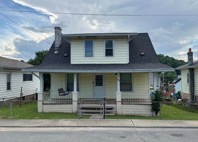 Property at 207 Chestnut St, Beckley, WV 25871, 3 beds, 1 bath
