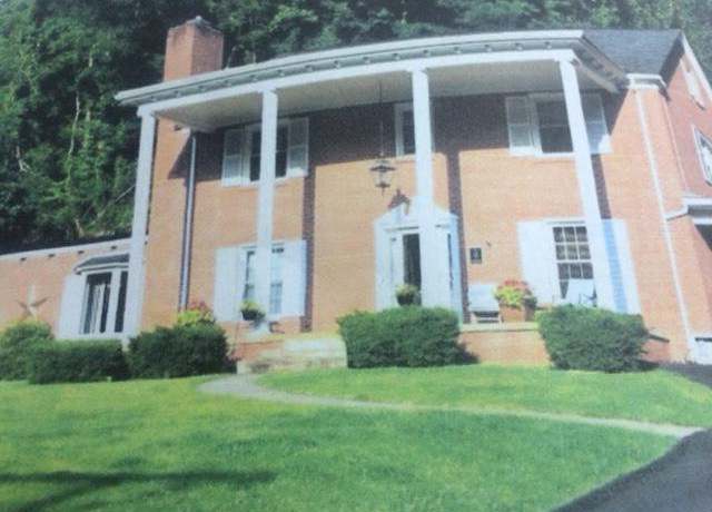 Property at 212 Pine Ave, Pineville, WV 24874, 5 beds, 3 baths