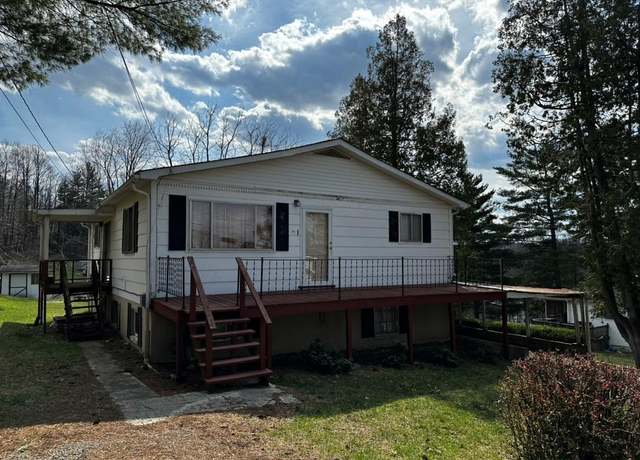 Property at 117 Adams Ave, Crab Orchard, WV 25827, 4 beds, 2.5 baths