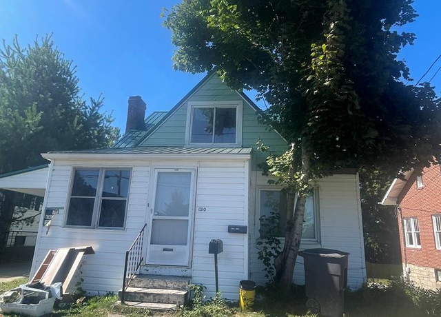Property at 1310 South Kanawha St, Beckley, WV 25801, 3 beds, 2 baths