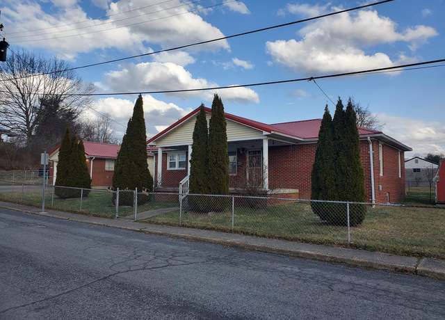 Property at 101 Anderson St, Oak Hill, WV 25901, 3 beds, 2 baths