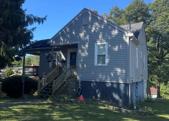 Property at 120 Glenn Ave, Beckley, WV 25801, 3 beds, 2 baths