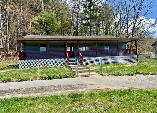Property at 465 Oak Grove Rd, Beckley, WV 25801, 3 beds, 2 baths