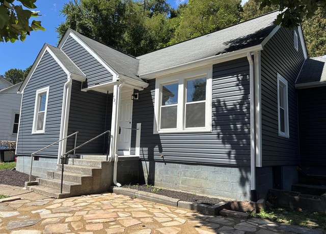 Property at 721 Broad St, Mt. Hope, WV 25880, 2 beds, 1 bath