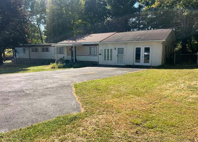 Property at 1591 Lawn Rd, Meadow Bridge, WV 25976, 3 beds, 1 bath