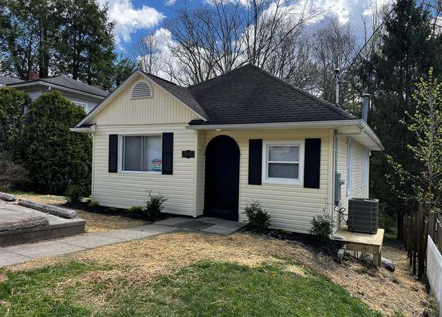 Property at 102 Pine St, Beckley, WV 25801, 4 beds, 2 baths