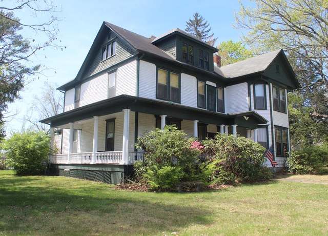 Property at 822 S Kanawha St, Beckley, WV 25801, 6 beds, 2 baths