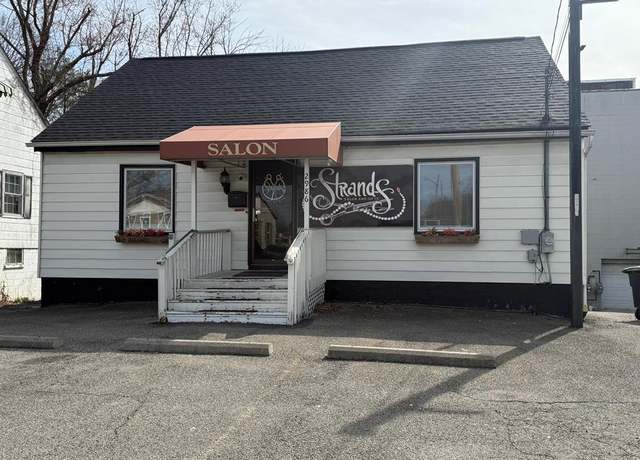 Property at 2986 Robert C. Byrd Dr, Beckley, WV 25801, 3 beds, 1 bath