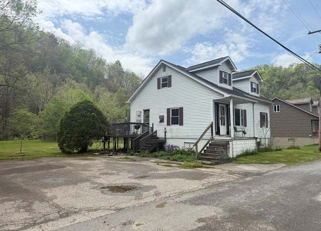 Property at 241 Sycamore Ave, Pineville, WV 24874, 3 beds, 2 baths