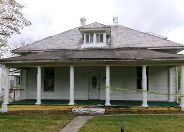 Property at 1289 Main Street St E, White Sulphur Springs, WV 24986, 5 beds, 2.5 baths