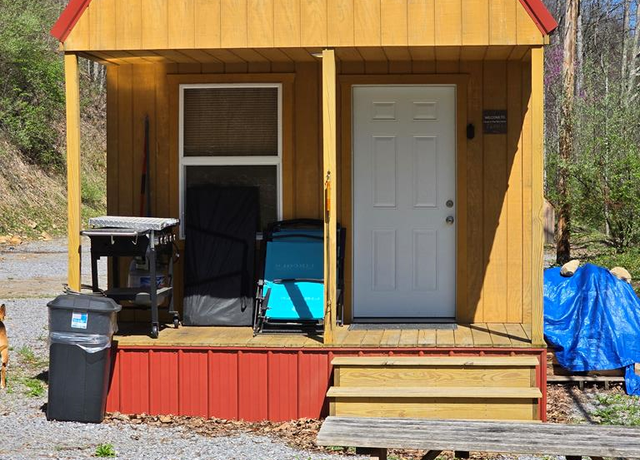 Property at 3279 Appalachian Hwy, Rock View, WV 24880, 4 beds, 2 baths