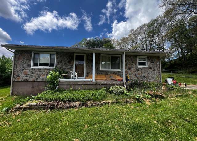 Property at 503 Hidden Valley Dr, Oak Hill, WV 25901, 3 beds, 1 bath