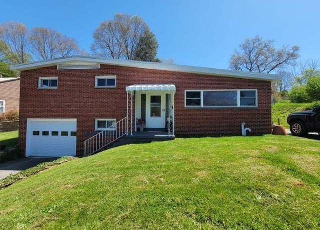 Property at 213 Glenn Ave, Beckley, WV 25801, 3 beds, 2 baths
