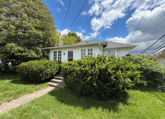 Property at 227 Edgewood Dr, Beckley, WV 25801, 3 beds, 2 baths