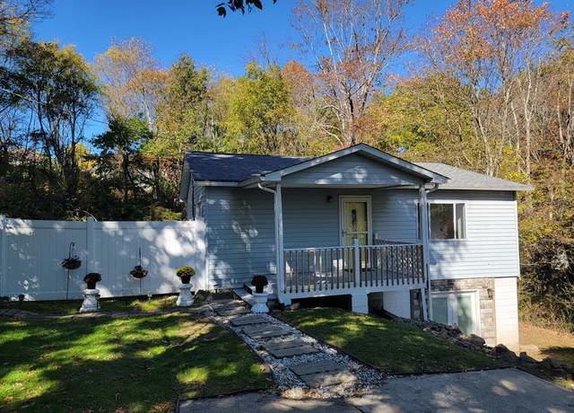 Property at 242 1/2 Brethren Church Rd, Beckley, WV 25801, 2 beds, 1 bath