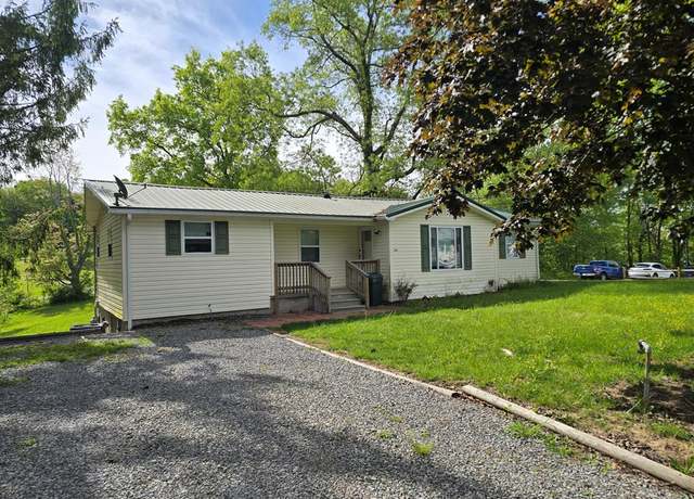 Property at 390 Circleview Dr, Beckley, WV 25801, 4 beds, 2 baths
