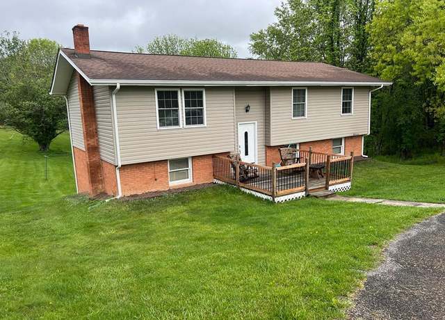 Property at 137 Northfield Dr, Lewisburg, WV 24901, 3 beds, 2 baths