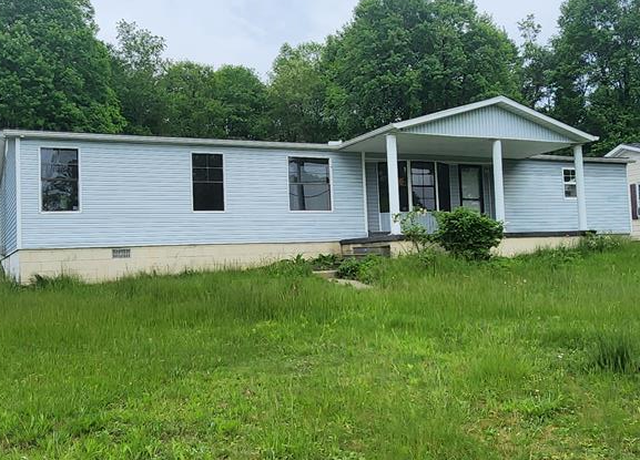 Property at 674 Circleview Dr, Beckley, WV 25801, 3 beds, 2 baths