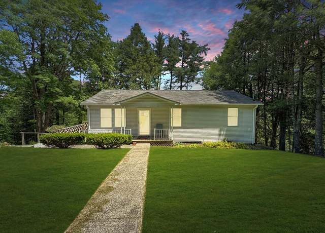 Property at 133 Huntington Ct, Beckley, WV 25801, 3 beds, 2.5 baths