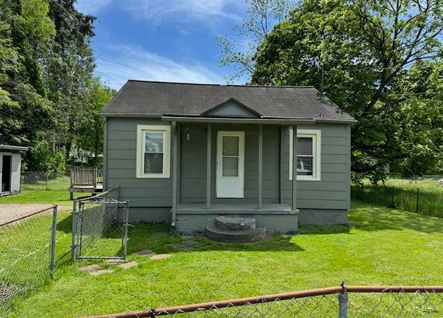 Property at 106 Hager St, Beckley, WV 25801, 2 beds, 1 bath