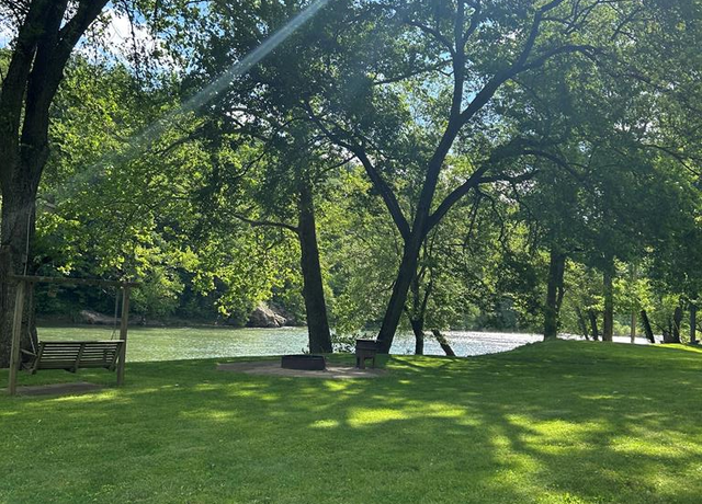 Property at 0 River Dr, Hinton, WV 25951
