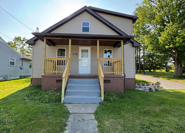 Property at 423 Myers Ave, Beckley, WV 25801, 3 beds, 2.5 baths
