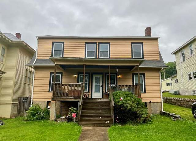 Property at 1917 Washington St, Bluefield, WV 24701, 3 beds, 2 baths