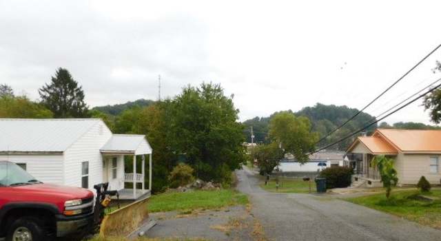 Photo of 130 Colton Loop Rd, Mac Arthur, WV 25873