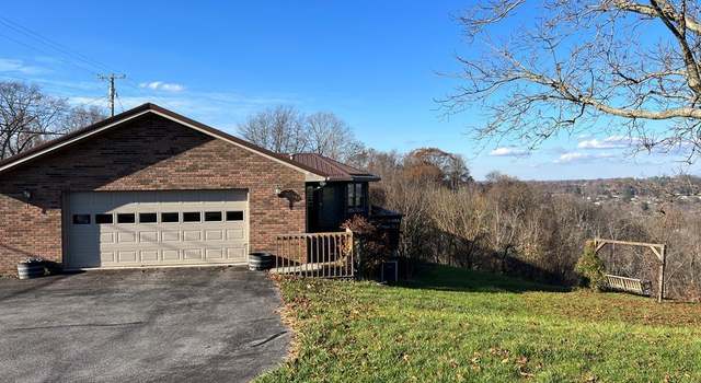 Photo of 215 Fitzpatrick Rd, Beckley, WV 25801