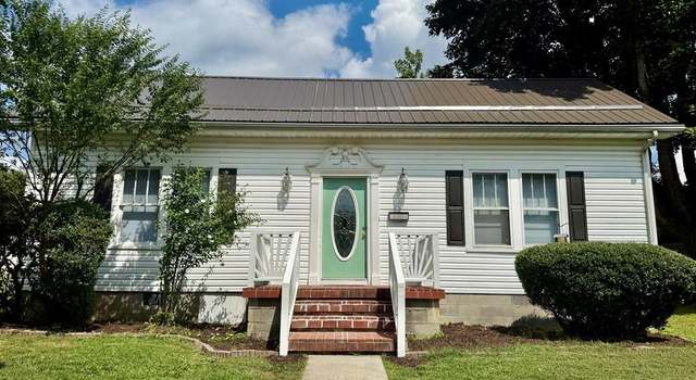 Photo of 630 East Main St, Oak Hill, WV 25901
