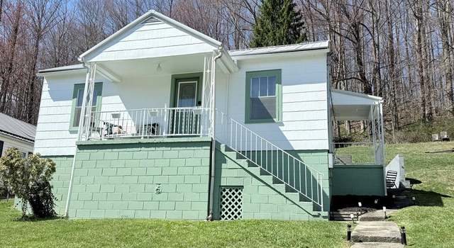 Photo of 103 Maple Ln, Mt. Hope, WV 25880