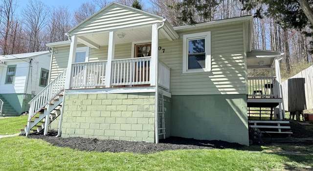 Photo of 107 Maple Ln, Mt. Hope, WV 25880